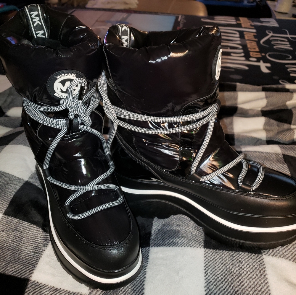 Size 11 Michael Kors Moon Boots